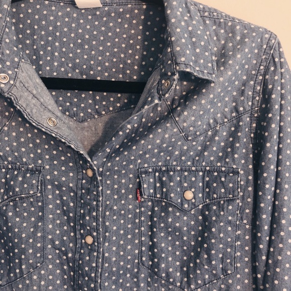 🎉 HP 🎉 Levi’s | Denim Button Up + White Dots - Picture 4 of 6